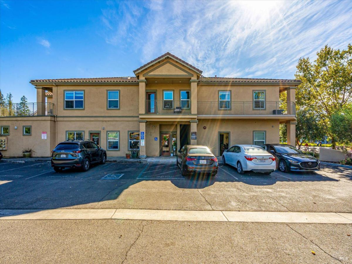 MLS #326001008 img 0