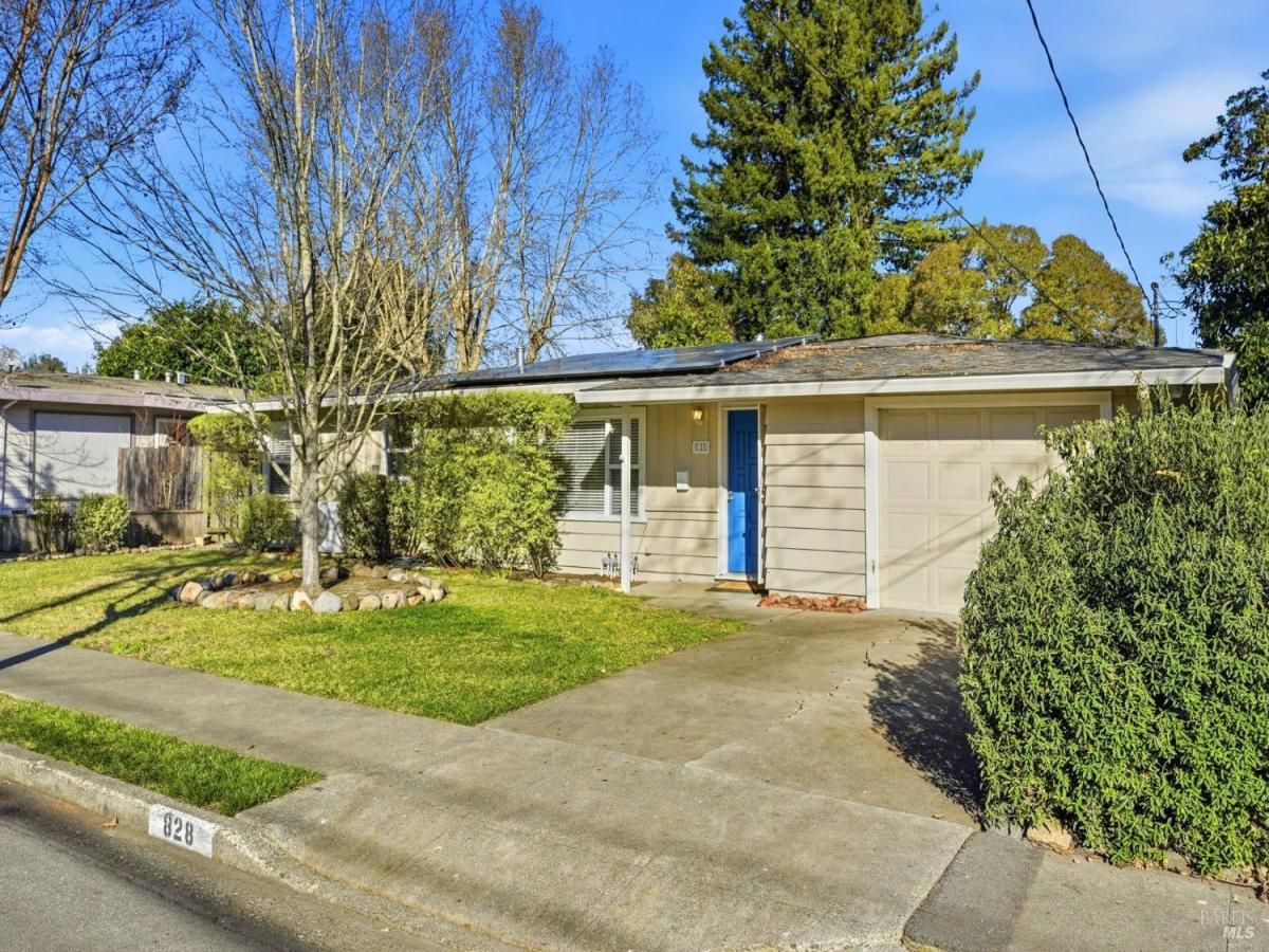 MLS #326001130 img 0