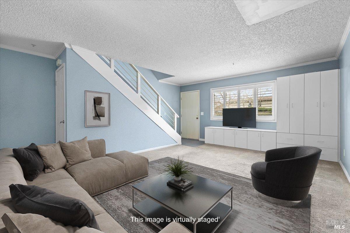 MLS #326001422 img 0