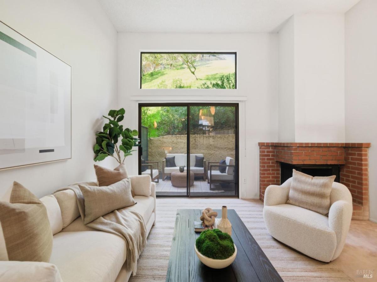 MLS #326001498 img 0