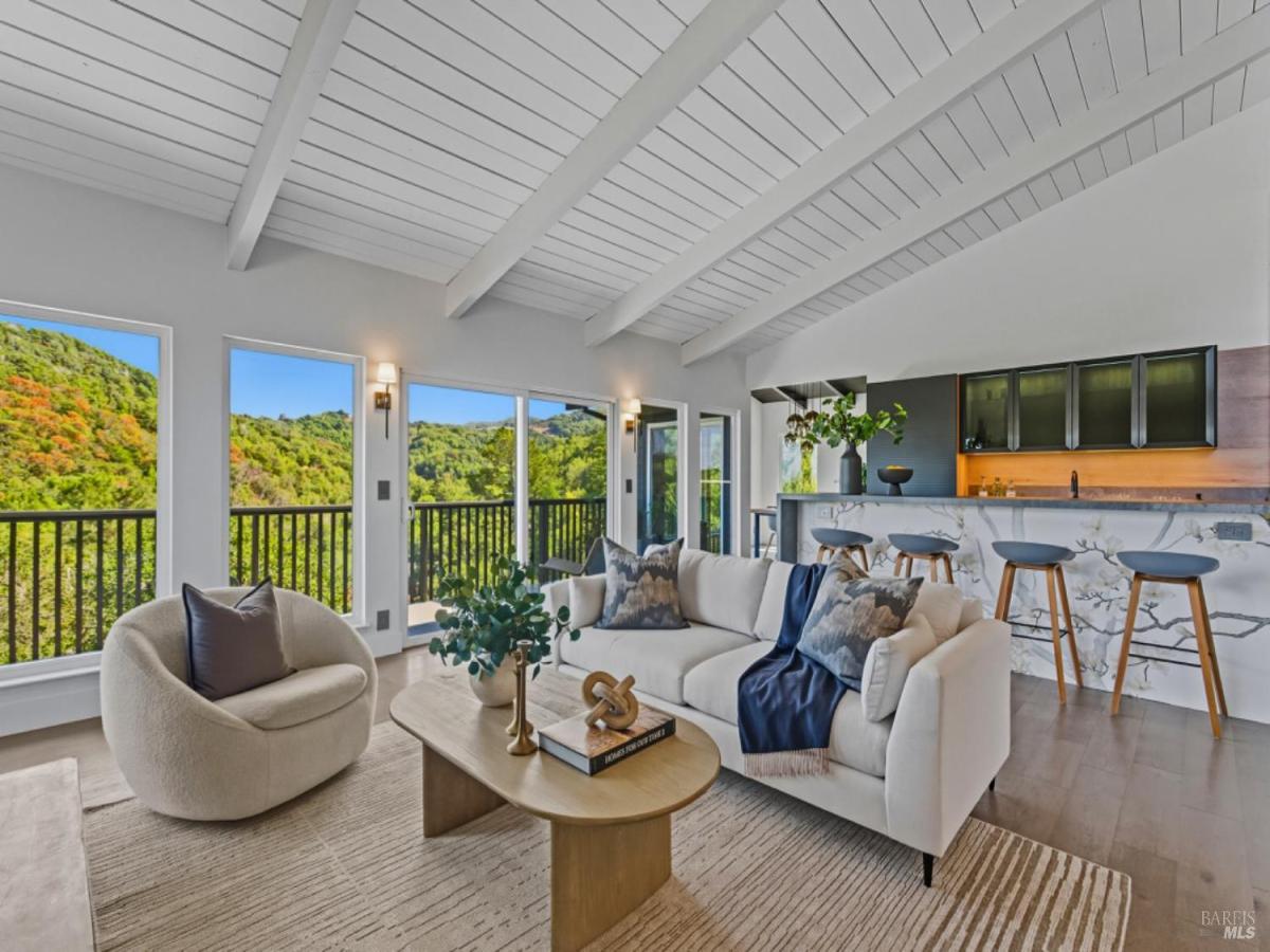 MLS #326001502 img 0