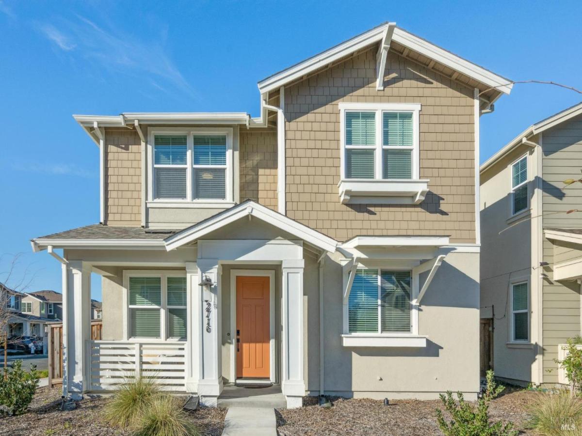 MLS #326001504 img 0