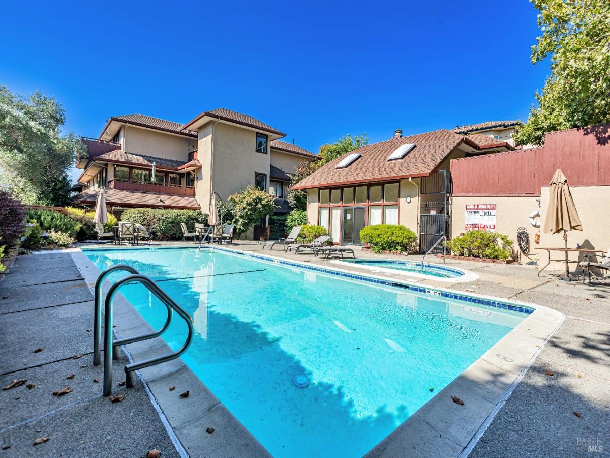 MLS #326001749 img 0