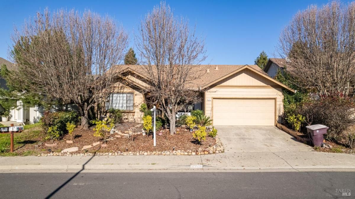 MLS #326001782 img 0