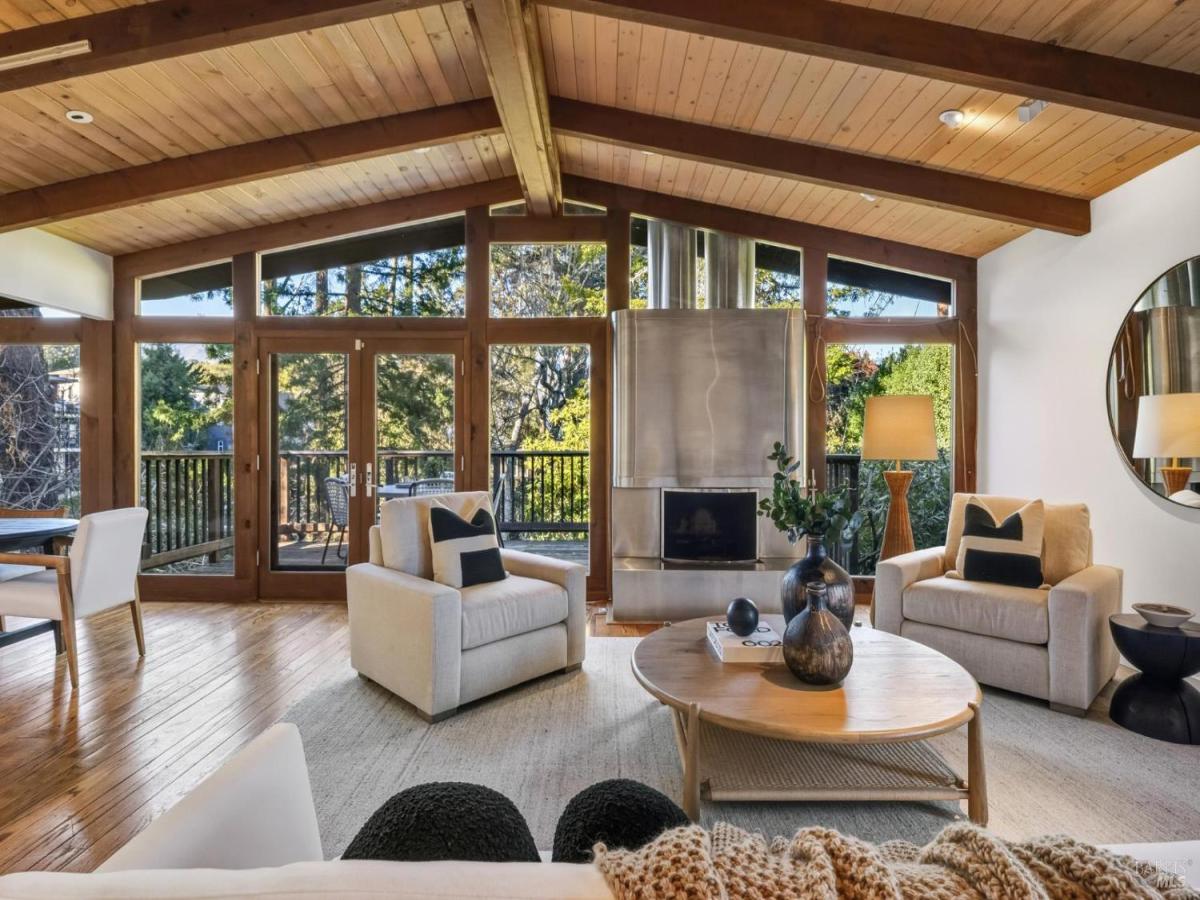 MLS #326001798 img 0