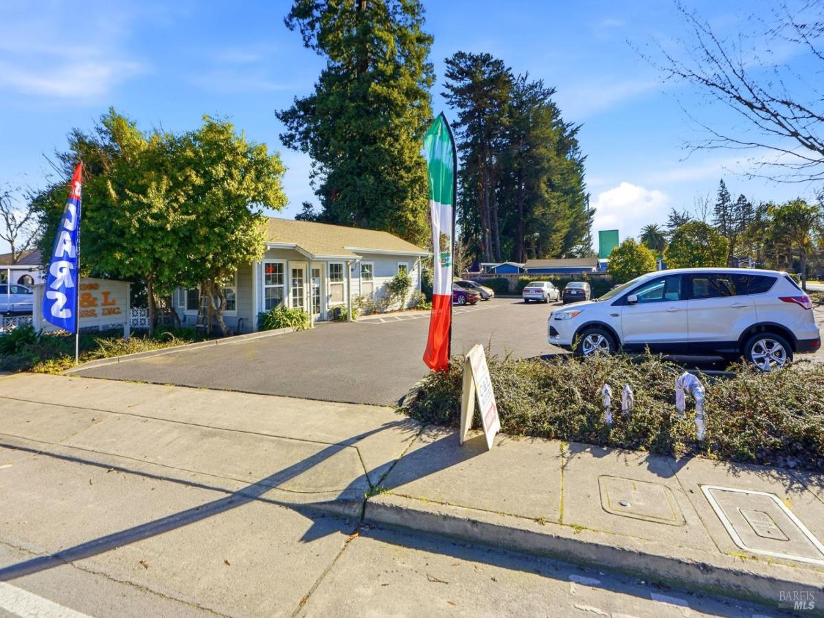 MLS #326001806 img 0