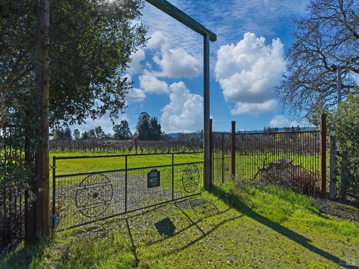 MLS #326001876 img 0