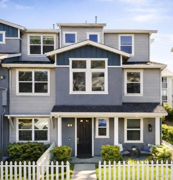 MLS #326002054 img 0