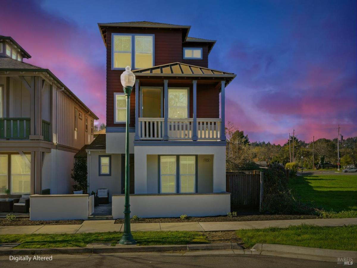 MLS #326002060 img 0