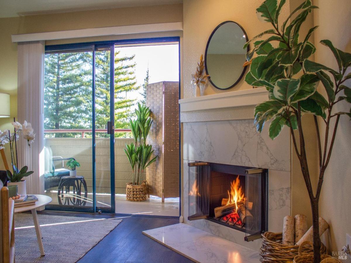 MLS #326002070 img 0