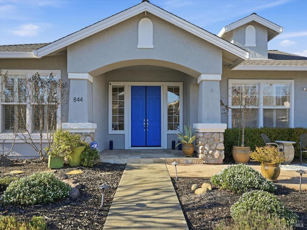 MLS #326002158 img 0