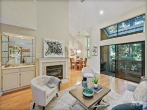 MLS #326002230 img 0