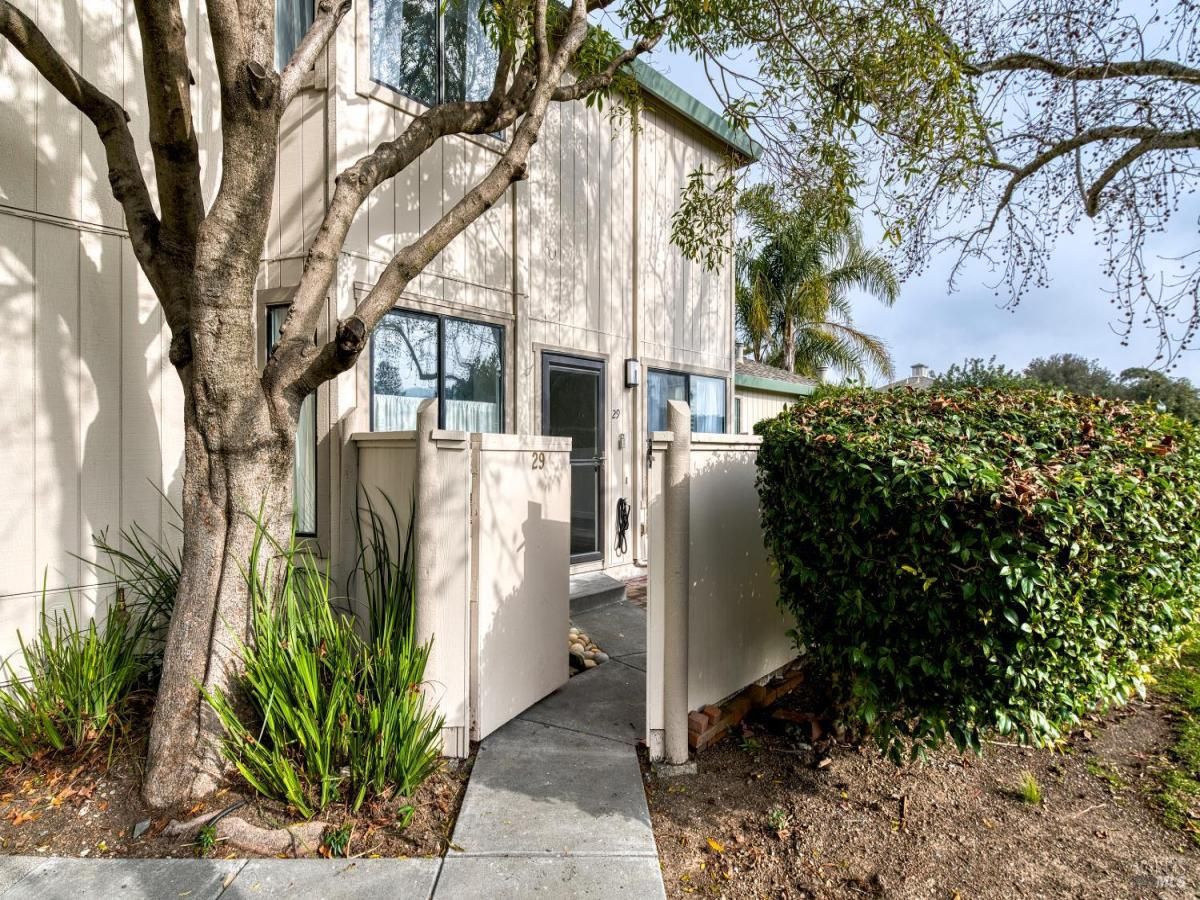 MLS #326002267 img 0