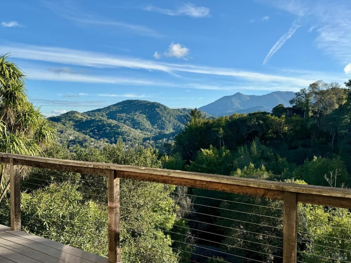 MLS #326002329 img 0