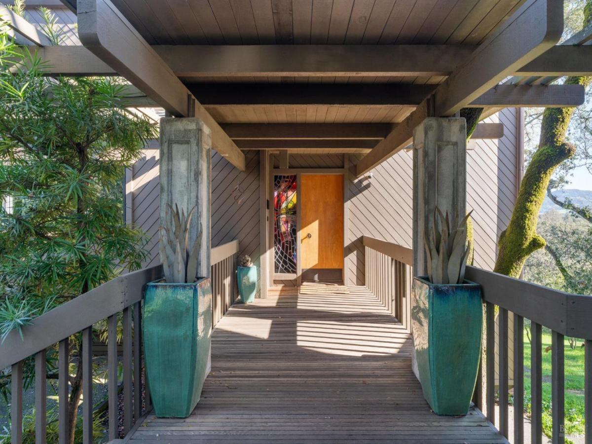 MLS #326002333 img 0