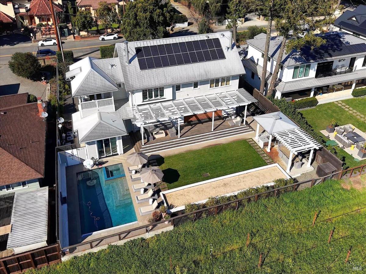 MLS #326002591 img 0