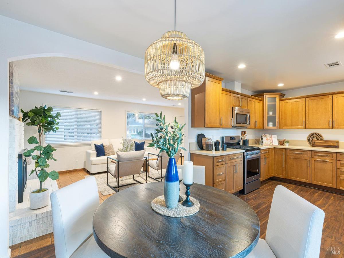 MLS #326002697 img 0