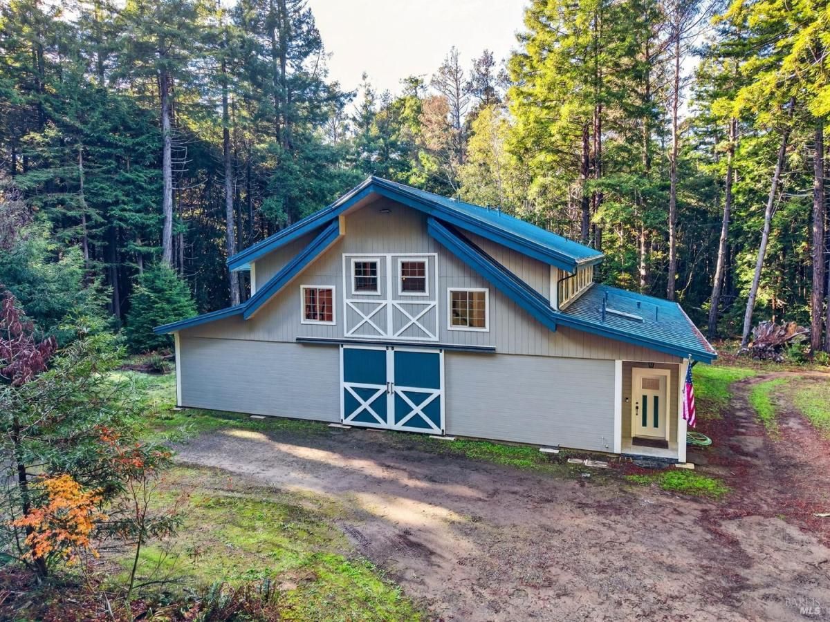 MLS #326002950 img 0