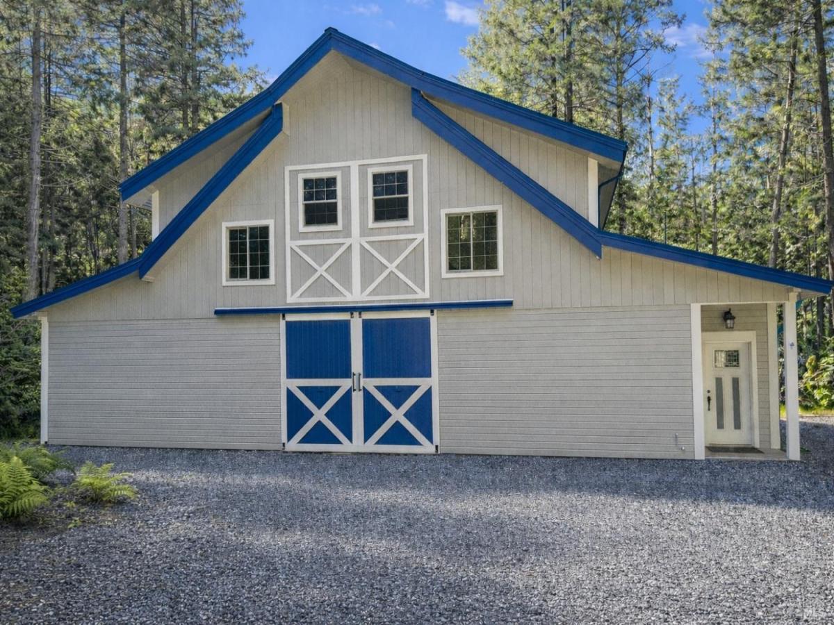 MLS #326002950 img 0