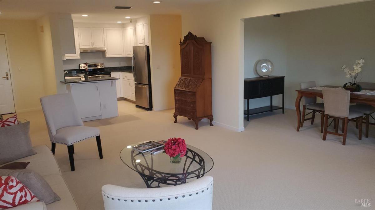 MLS #326002970 img 0