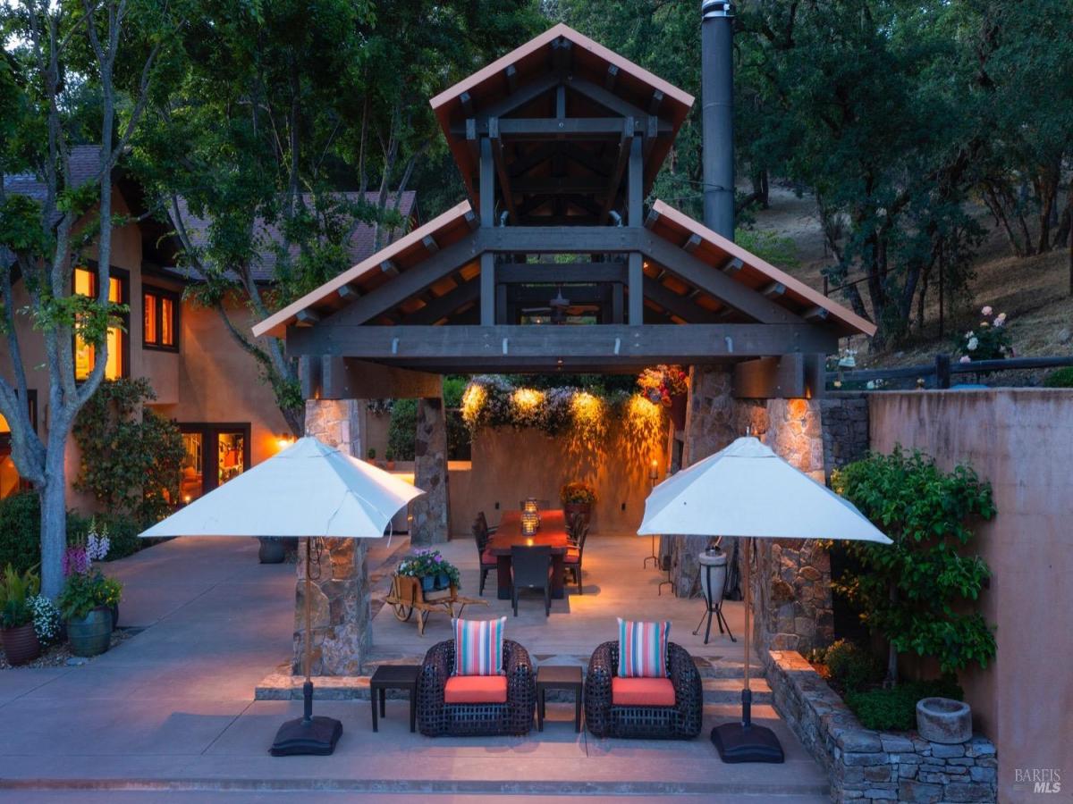 MLS #326003015 img 0