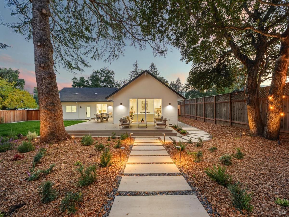 MLS #326003037 img 0