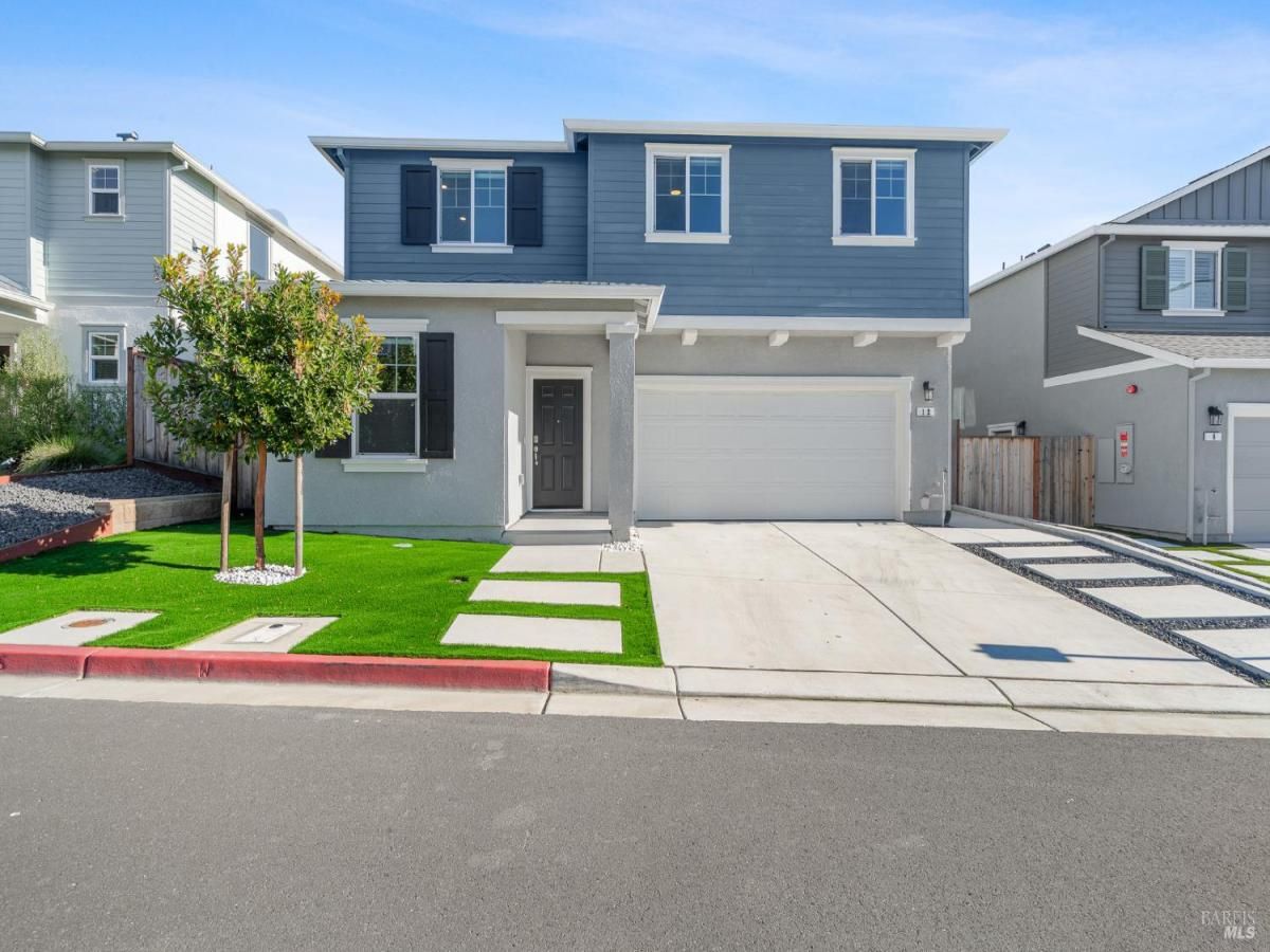 MLS #326003271 img 0