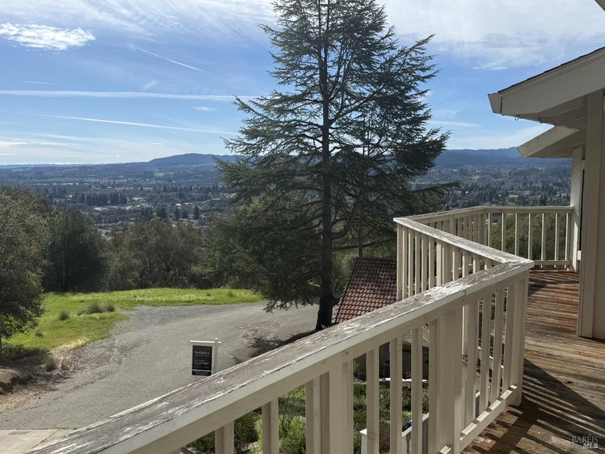 MLS #326003322 img 0