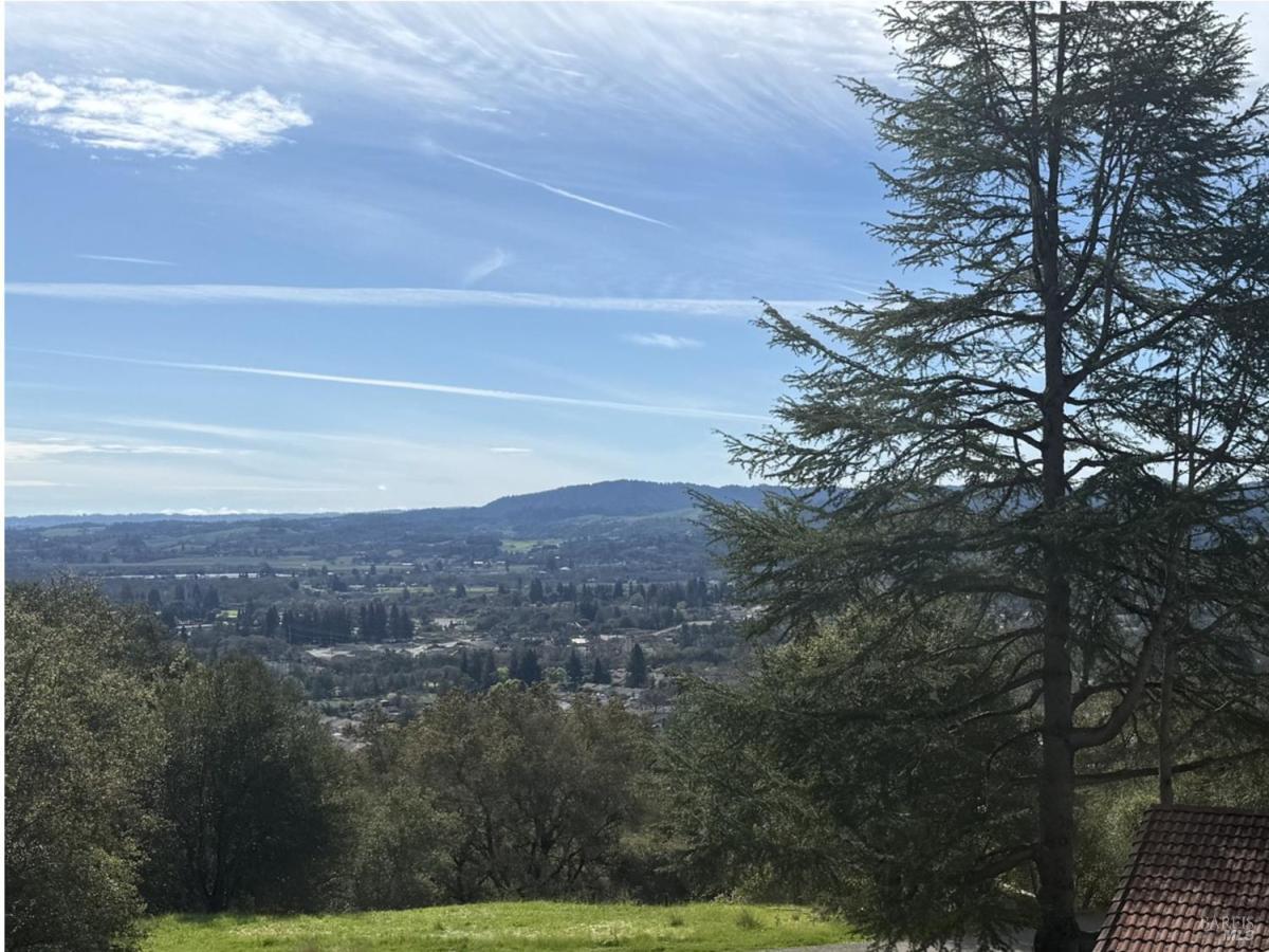 MLS #326003322 img 0