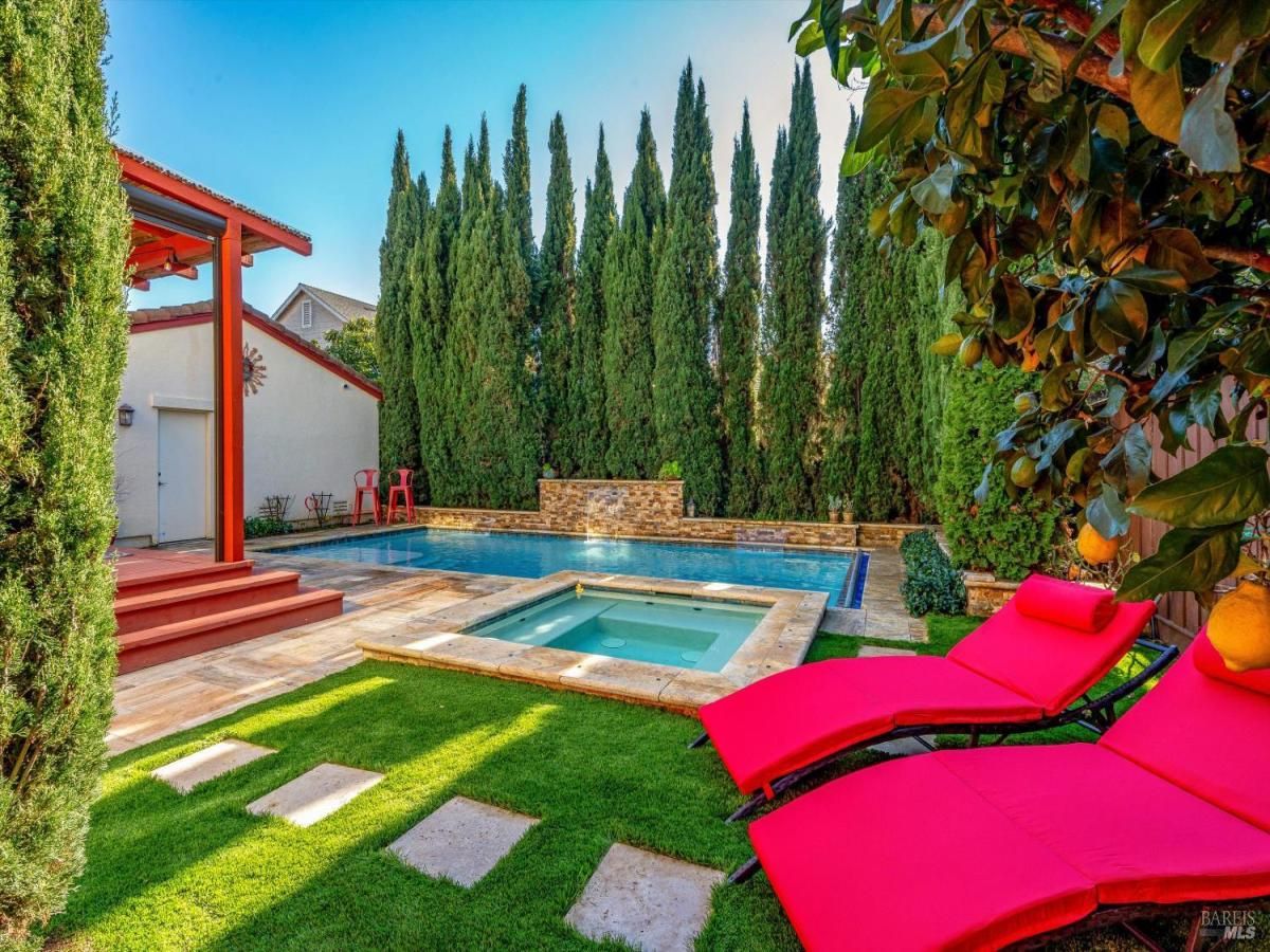 MLS #326003351 img 0