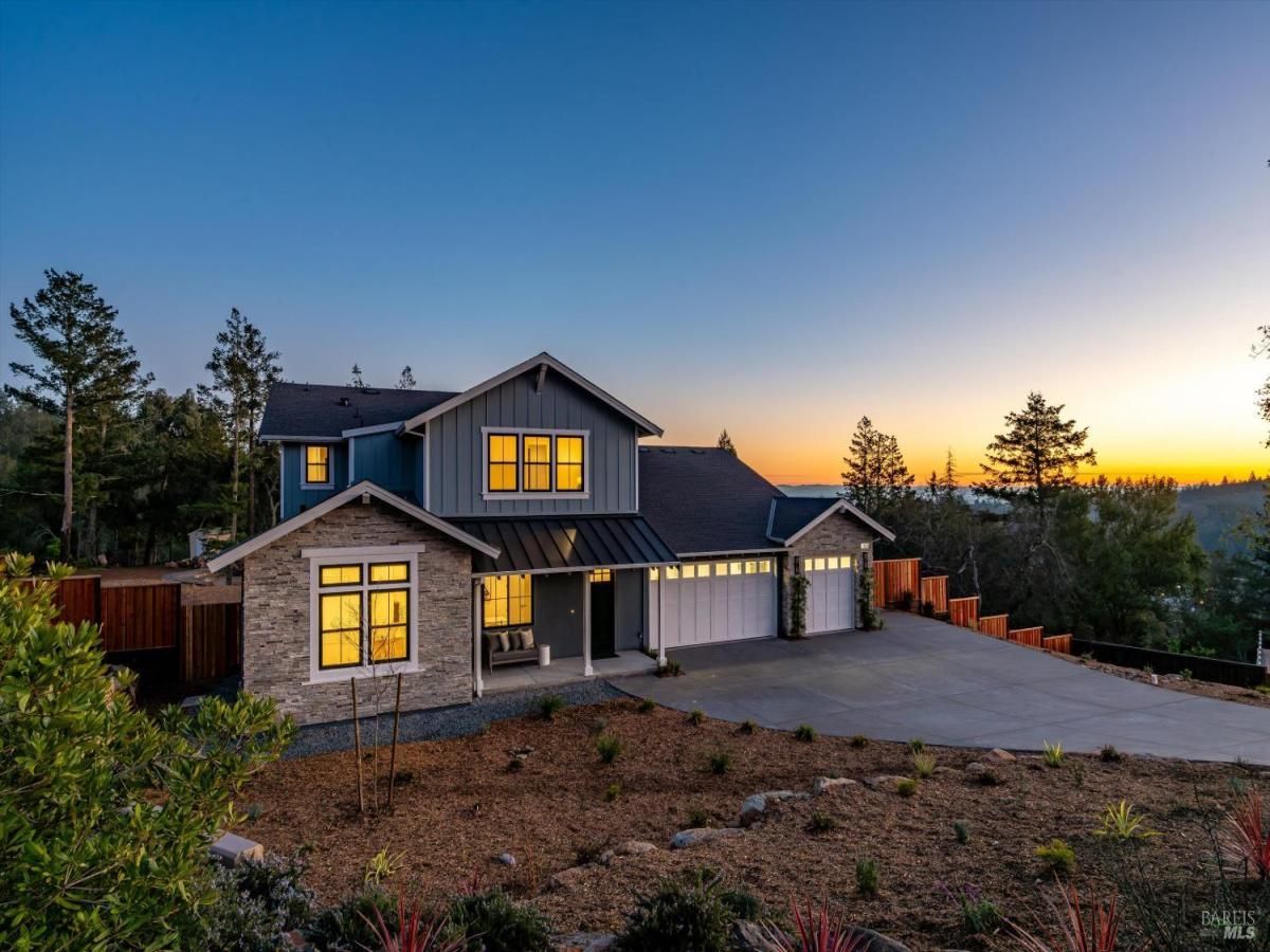 MLS #326003385 img 0