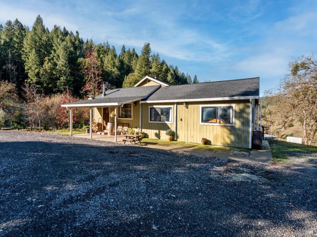 MLS #326003566 img 0