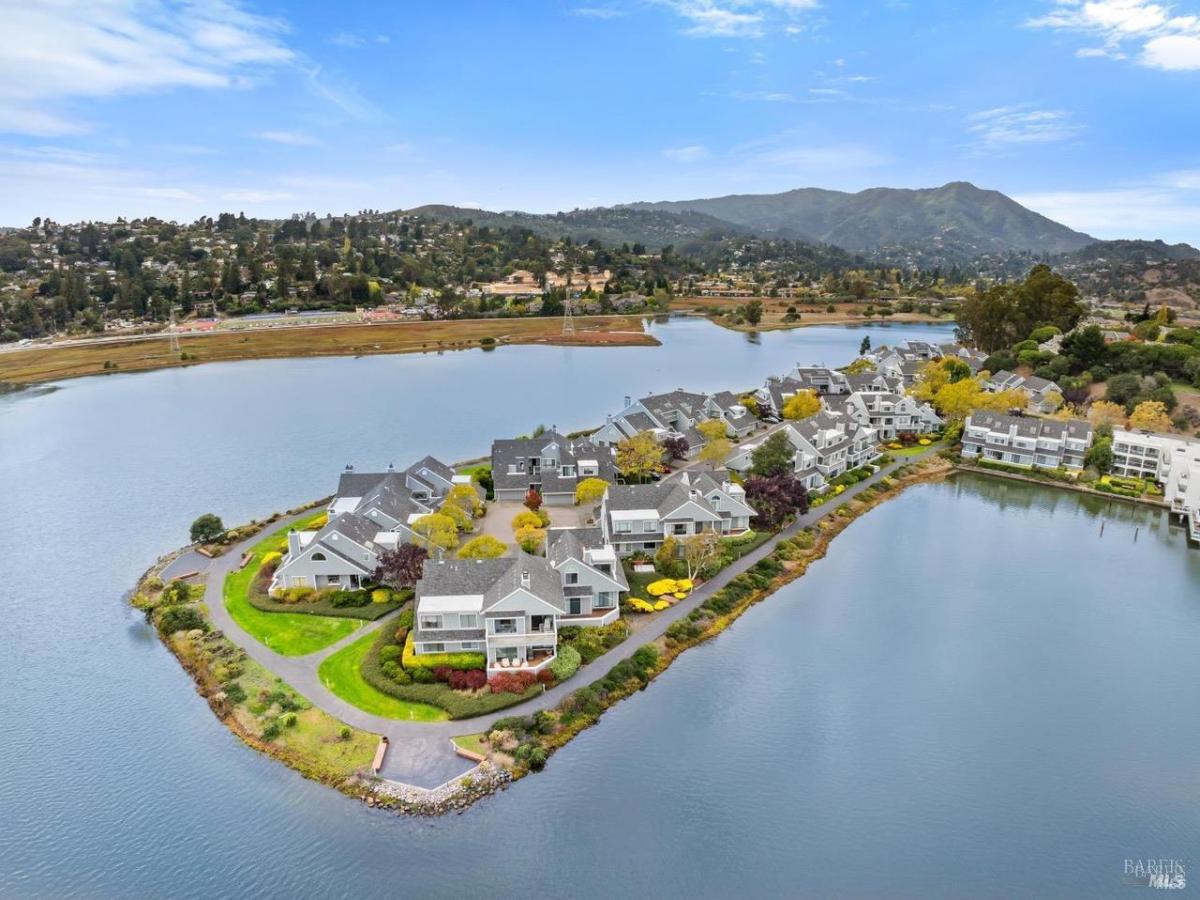 MLS #326003656 img 0