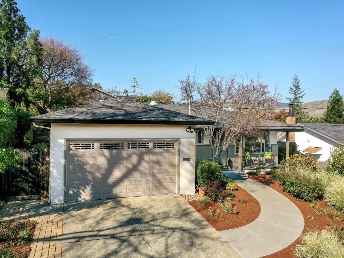 MLS #326003657 img 0