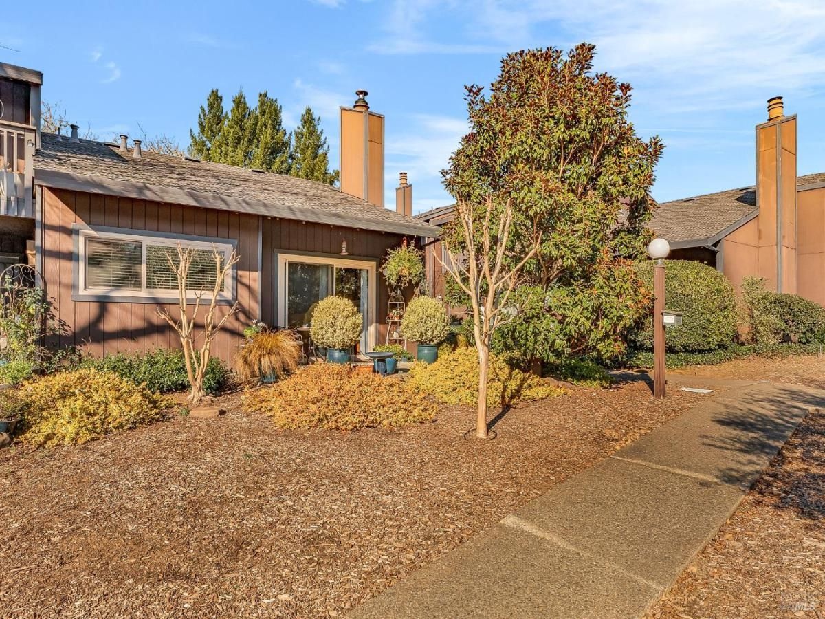 MLS #326003690 img 0