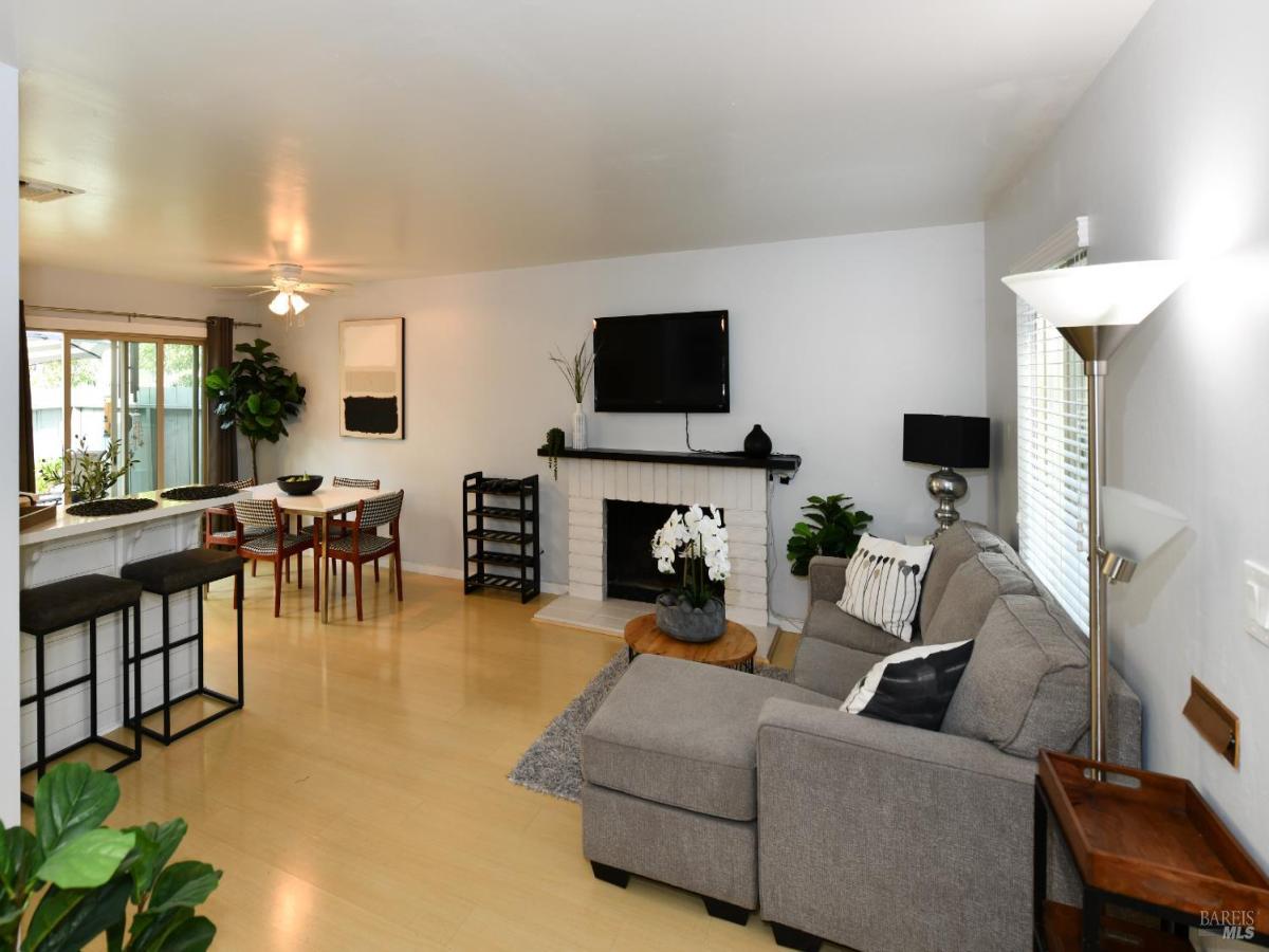 MLS #326003781 img 0