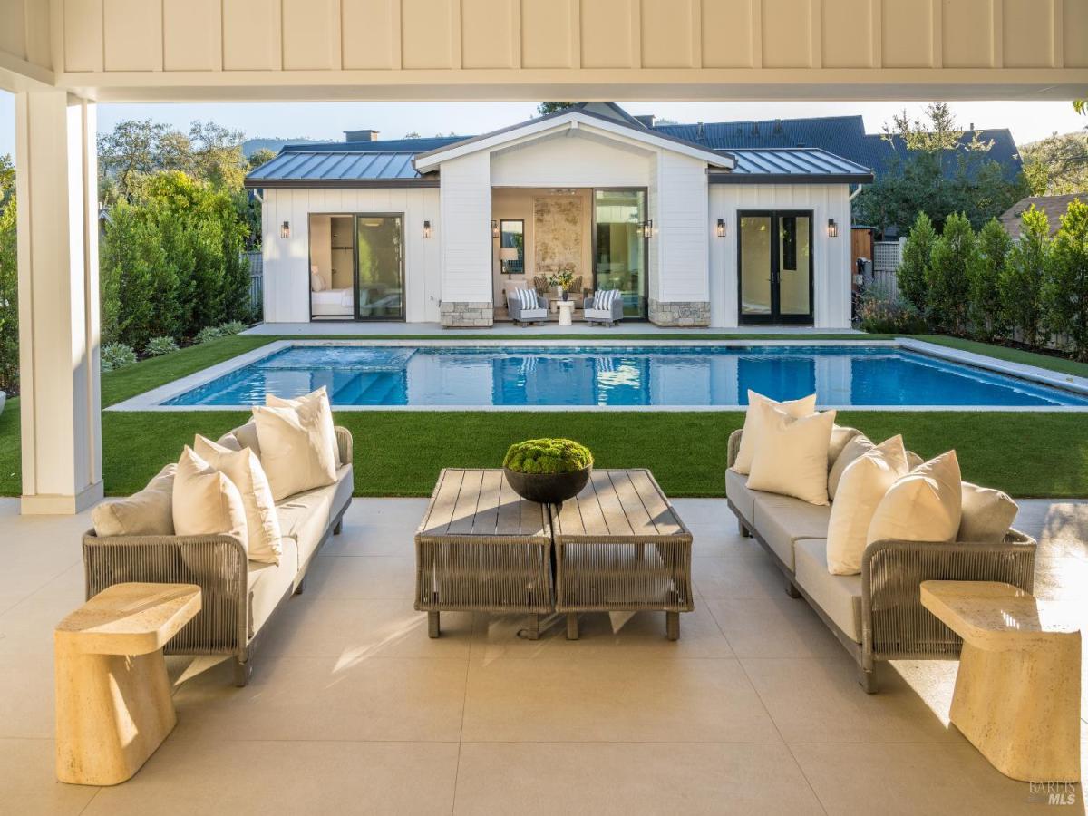 MLS #326004083 img 0