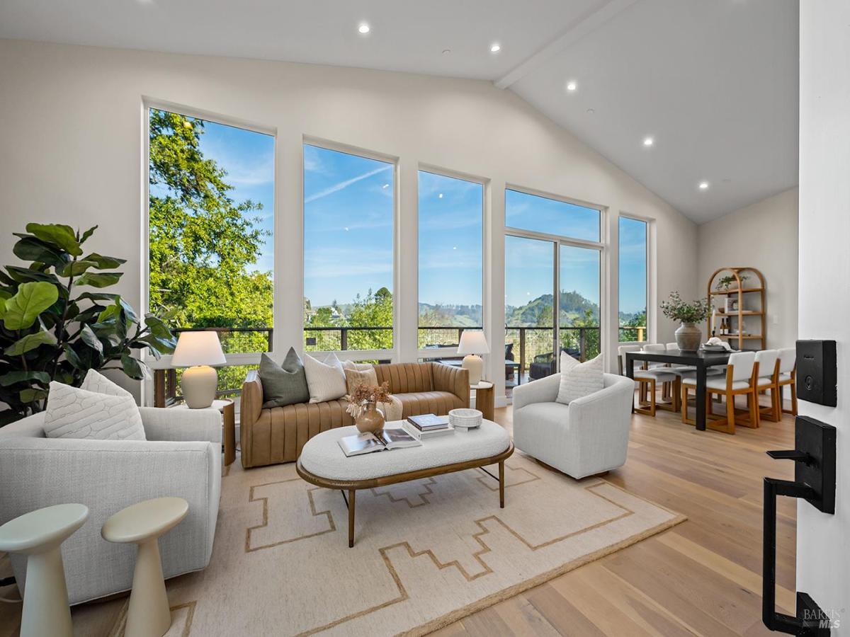 MLS #326004127 img 0