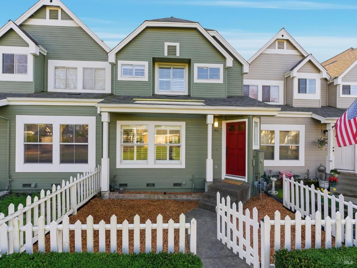 MLS #326004170 img 0