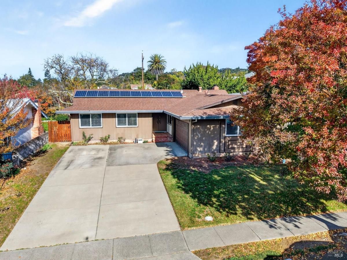 MLS #326004200 img 0