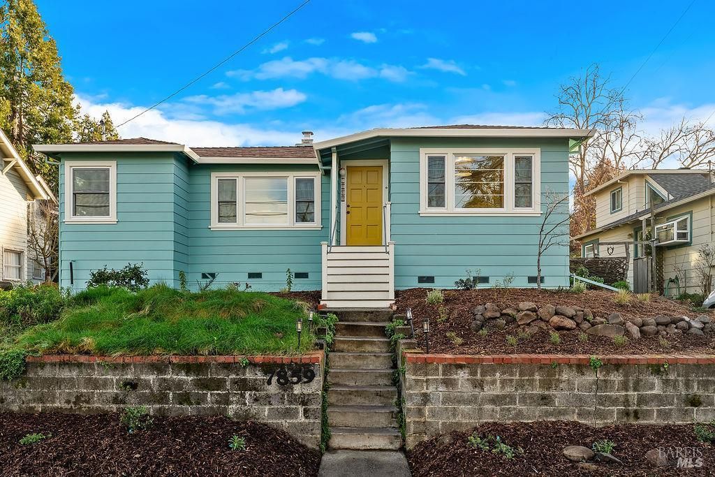 MLS #326004233 img 0