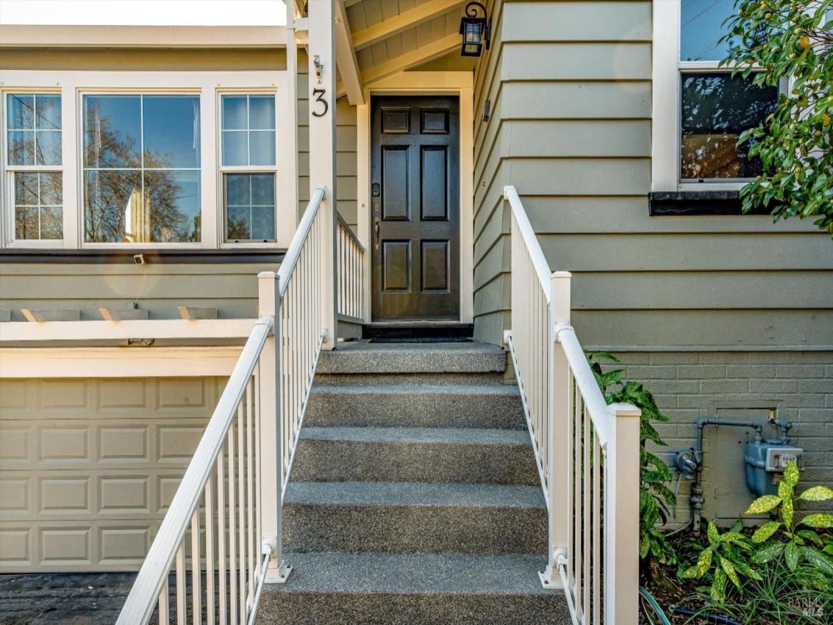 MLS #326004359 img 0