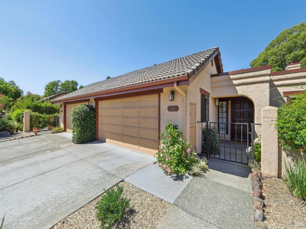 MLS #326004485 img 0