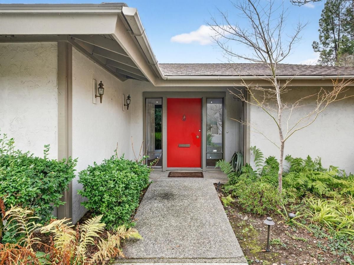 MLS #326004639 img 0