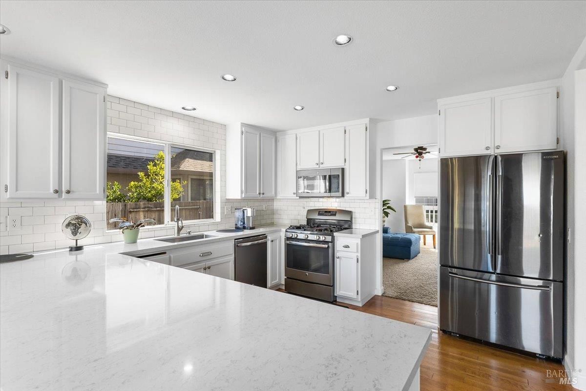 MLS #326004786 img 0