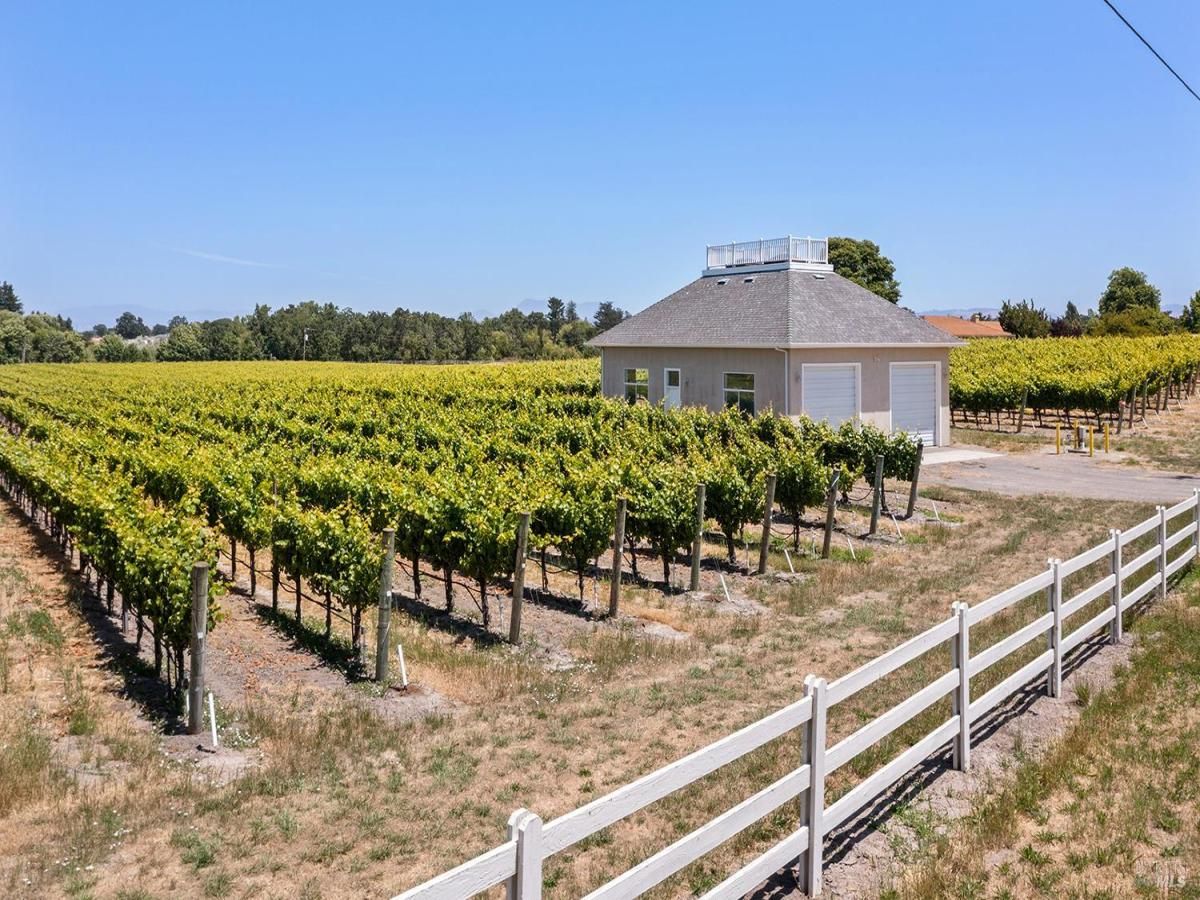 MLS #326005074 img 0