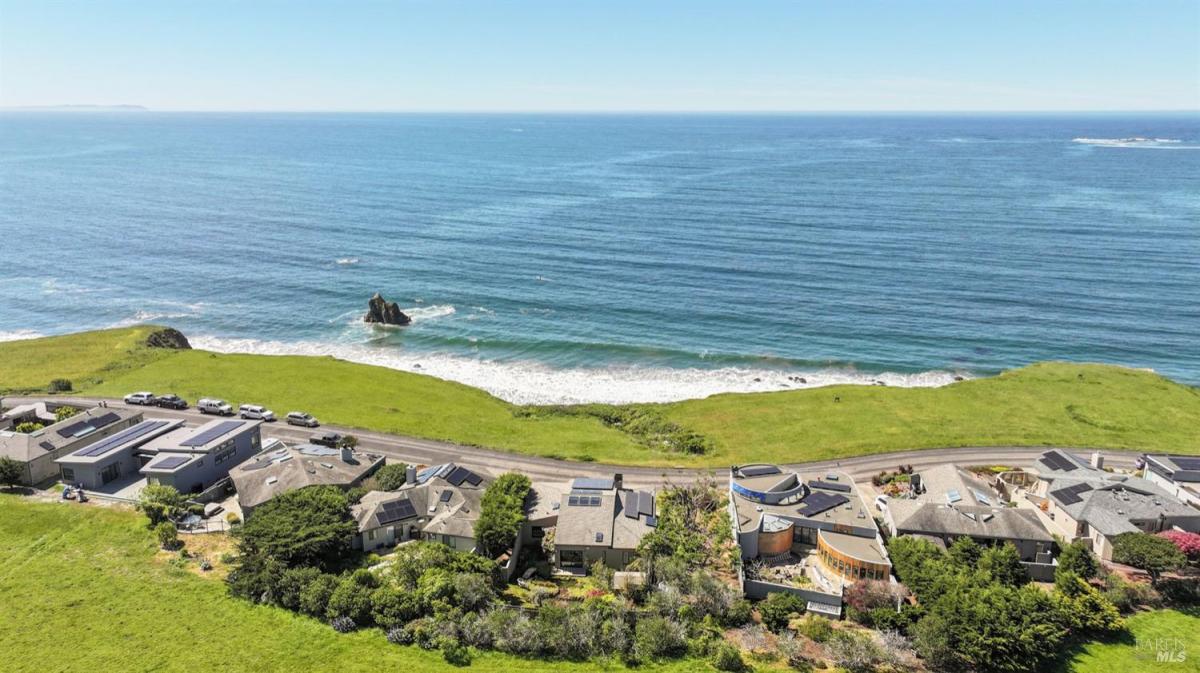 MLS #326005094 img 0