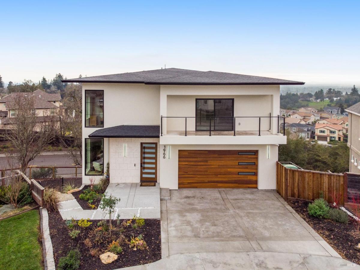 MLS #326005597 img 0