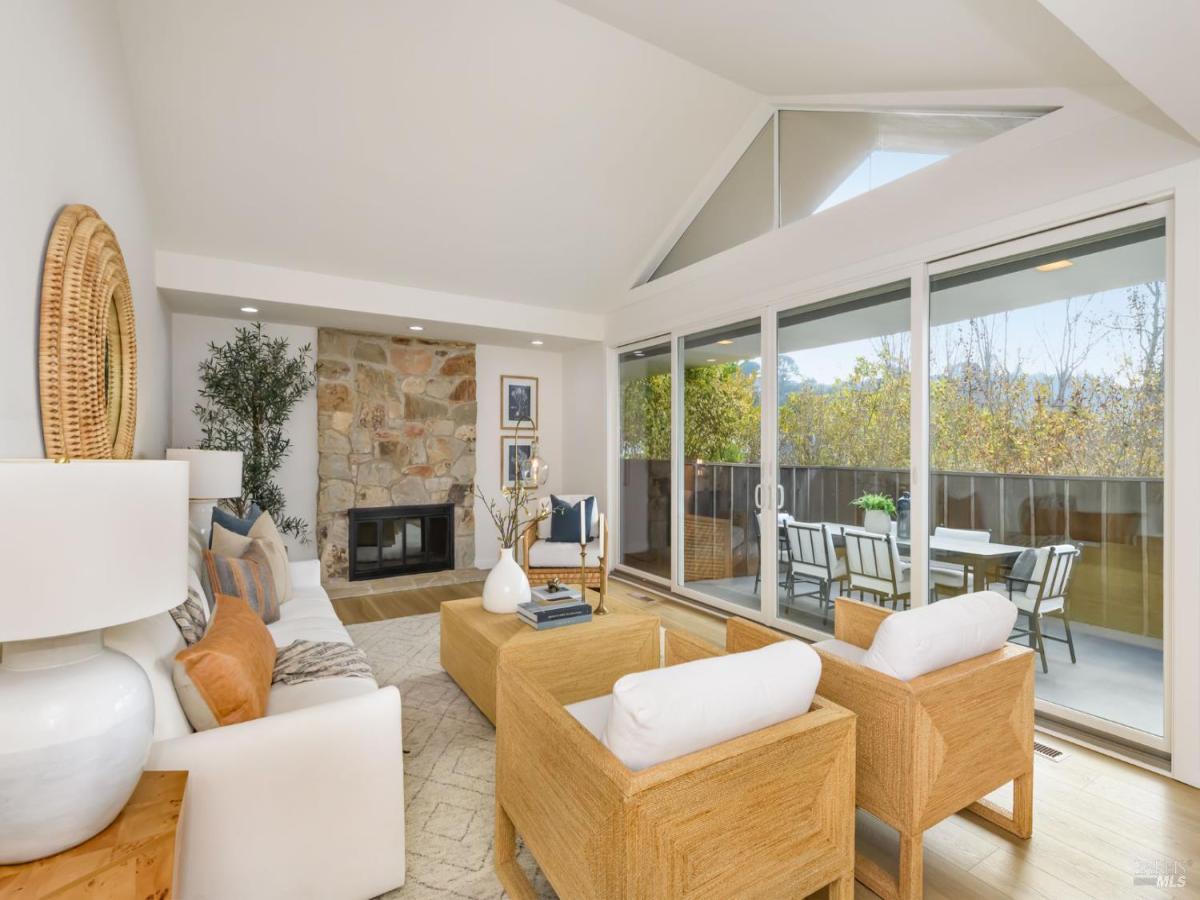 MLS #326005837 img 0