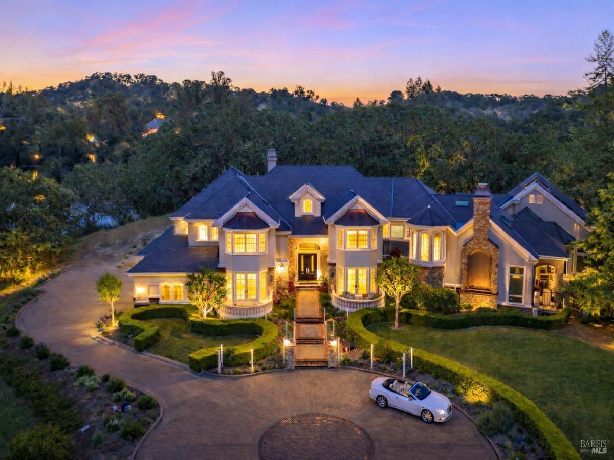 MLS #326005945 img 0